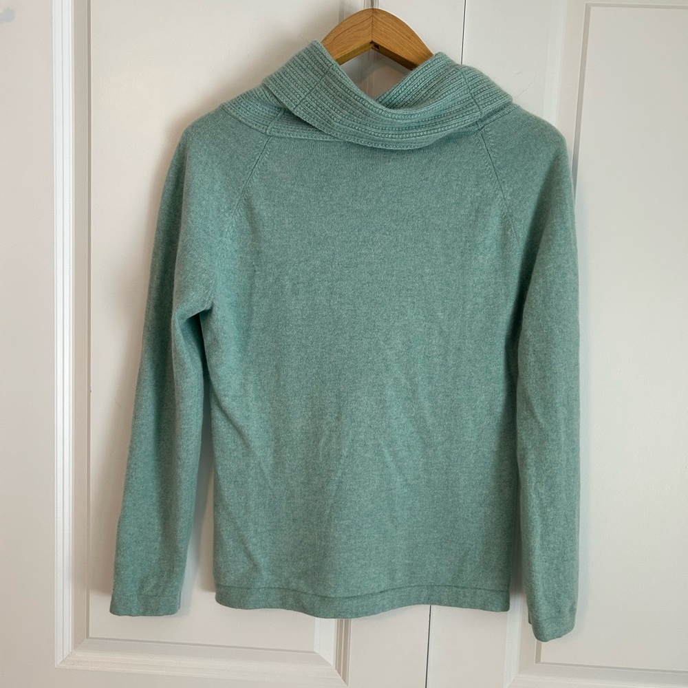 Jones New York 100% Cashmere seafoam green cowl neck sweater size L - Picture 2 of 6
